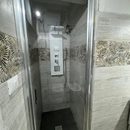 Civico 8 アパート