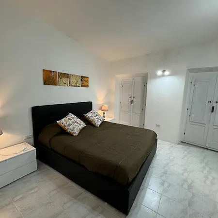 Civico 8 * サッサリ