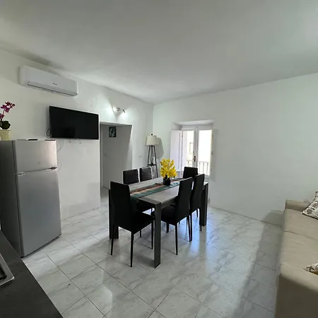 Civico 8 סאסארי